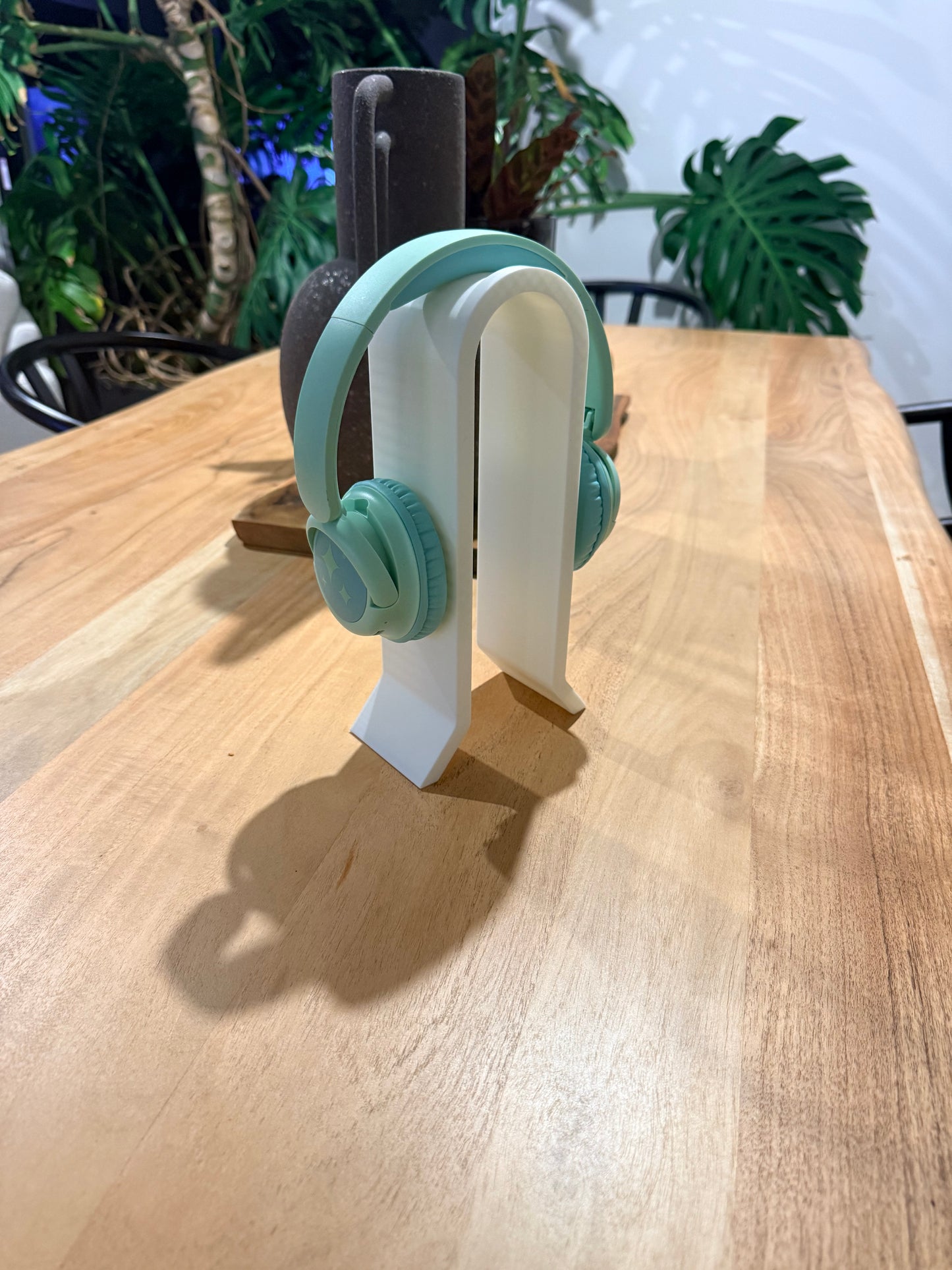 Modern Headphone Stand