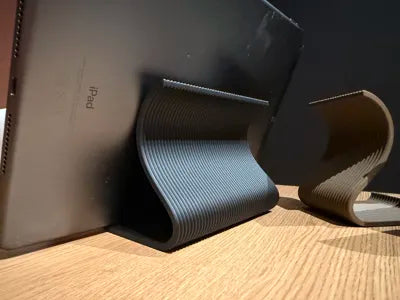 Curve Collection Phone Stand
